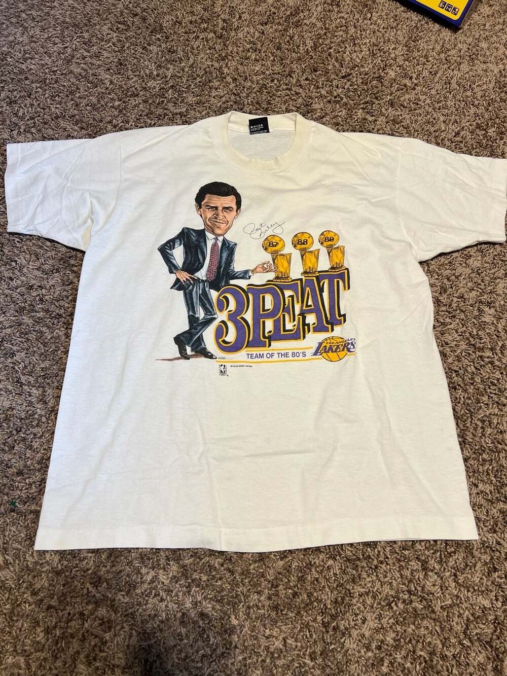 VINTAGE 80s RARE Los Angeles Lakers “3Peat Team of the 80s” '89 - White / Large